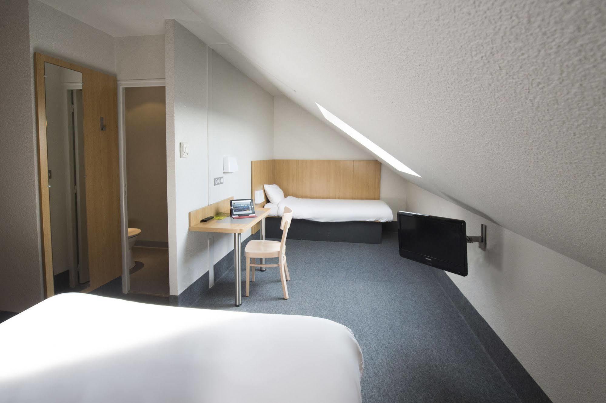 B&B Hotel Poitiers 3 Futuroscope シャッスヌイユ・デュ・ポワト エクステリア 写真